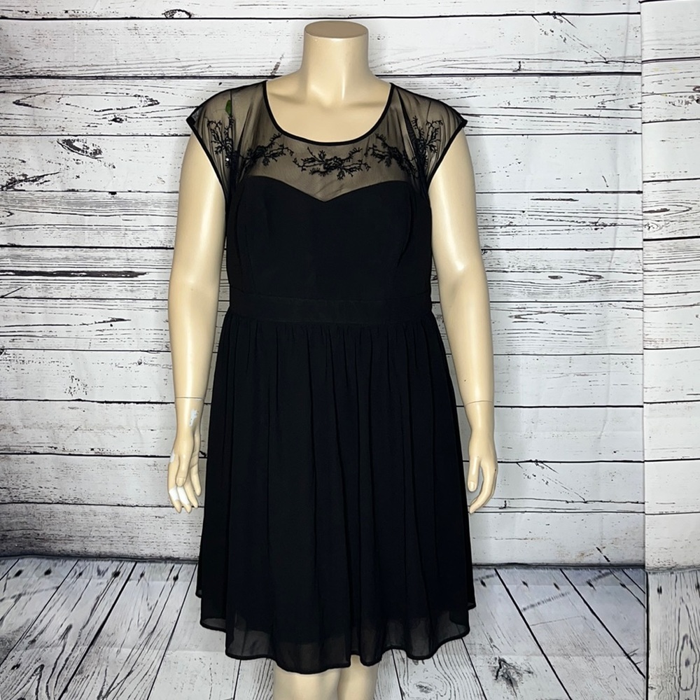 Torrid Size 22 Black - Sequin Floral Mesh Embroidery Fit & Flare Dress